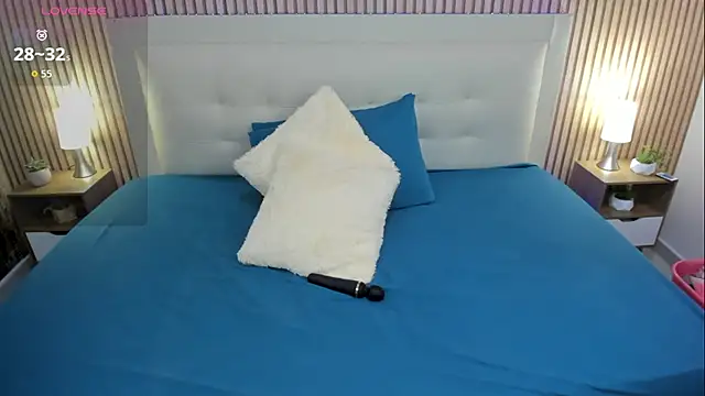 olivia love  online show from November 2025 08:21:01 PM