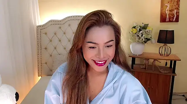 Snapshot of DreamLADYBOY chatting on January 2025 01:20:02 AM DreamLADYBOY online show from January 2025 01:20:02 AM