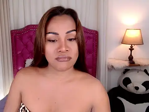 Snapshot of DreamLADYBOY chatting on September 2025 10:58:02 PM DreamLADYBOY online show from September 2025 10:58:02 PM