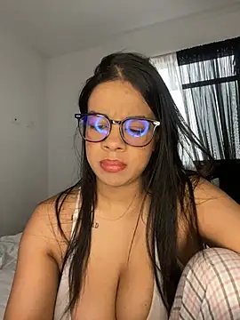 Snapshot of trianawhite chatting on July 2026 02:45:01 PM trianawhite online show from July 2026 02:45:01 PM