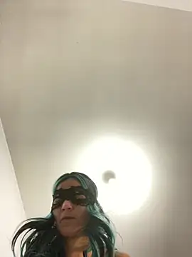 isabella1994 online show from March 2026 10:51:01 AM