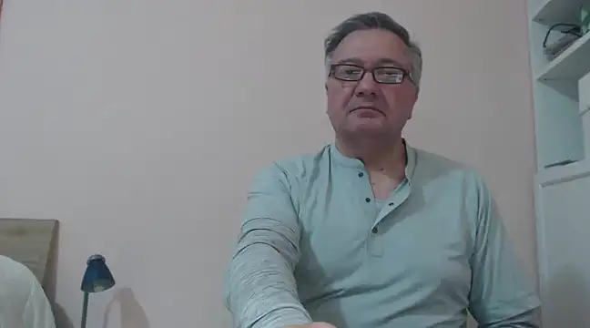 YOU6me online show from December 2024 09:17:01 PM