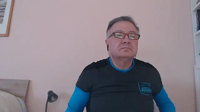 YOU6me online show from November 2025 09:45:01 AM