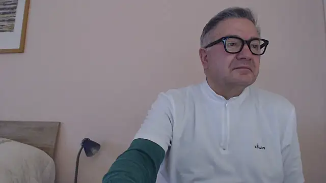 YOU6me online show from December 2025 08:45:01 AM