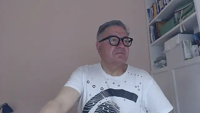 Snapshot of YOU6me chatting on June 2026 07:30:01 AM YOU6me online show from June 2026 07:30:01 AM