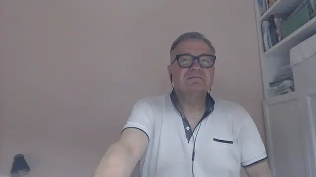 Snapshot of YOU6me chatting on June 2026 10:27:01 AM YOU6me online show from June 2026 10:27:01 AM