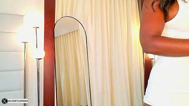 lissetlong69 online show from May 2026 11:24:02 PM