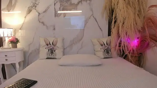 hannahill69 online show from December 2025 05:35:02 AM