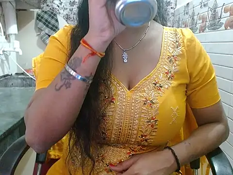 LovingPihu online show from March 2026 05:44:02 AM