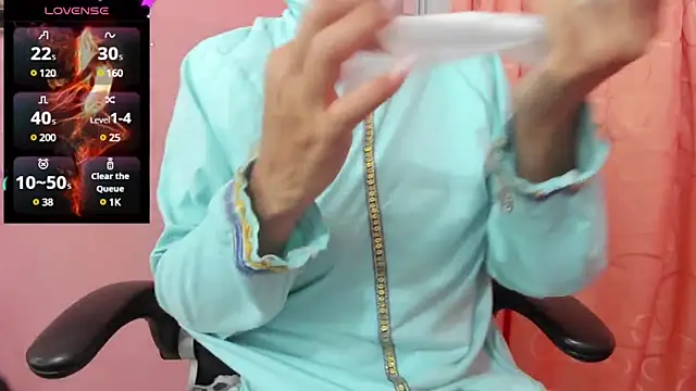 Snapshot of DarshaKhemu chatting on December 2024 06:31:02 AM DarshaKhemu online show from December 2024 06:31:02 AM