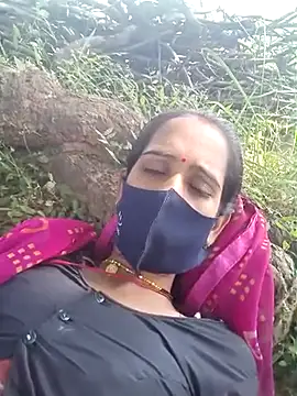 Snapshot of Mohni_Das chatting on September 2025 08:51:02 AM Mohni Das online show from September 2025 08:51:02 AM