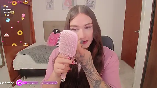 Miley Baker online show from November 2025 01:44:02 PM