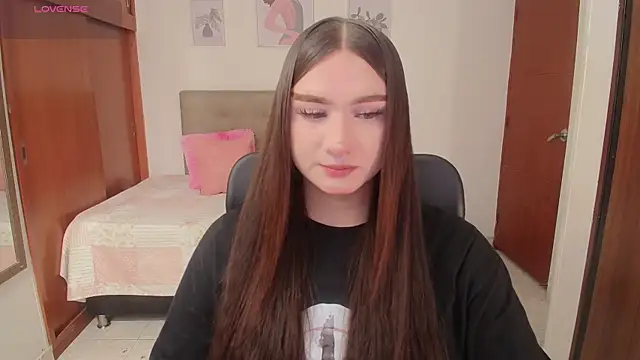 Miley Baker online show from November 2025 04:07:02 PM