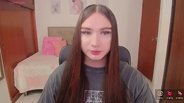 Miley Baker online show from November 2025 02:39:01 PM