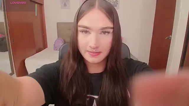 Miley Baker online show from February 2026 01:32:02 PM