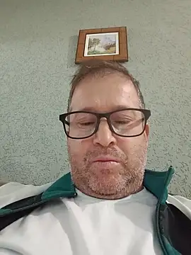 tavio1 online show from May 2026 08:06:02 PM