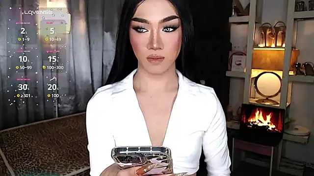 Snapshot of Local_Hoelyx chatting on December 2024 07:59:02 PM Local Hoelyx online show from December 2024 07:59:02 PM