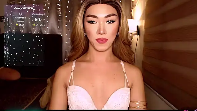 Snapshot of Local_Hoelyx chatting on December 2024 02:58:02 PM Local Hoelyx online show from December 2024 02:58:02 PM