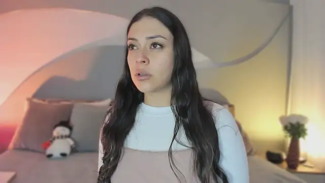 Nicolle W online show from December 2025 11:41:02 AM