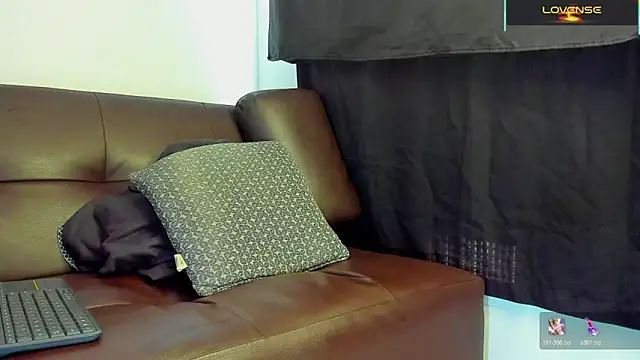 Snapshot of JorsMontero chatting on November 2025 01:10:01 PM JorsMontero online show from November 2025 01:10:01 PM