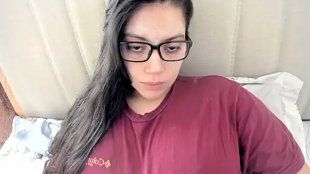 Snapshot of roniewester chatting on December 2025 02:02:02 PM roniewester online show from December 2025 02:02:02 PM