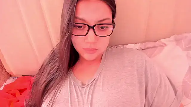 Snapshot of roniewester chatting on January 2026 02:19:01 PM roniewester online show from January 2026 02:19:01 PM