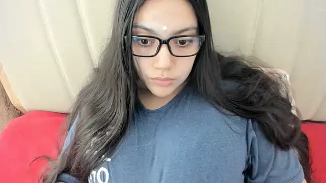 Snapshot of roniewester chatting on February 2026 02:43:02 PM roniewester online show from February 2026 02:43:02 PM