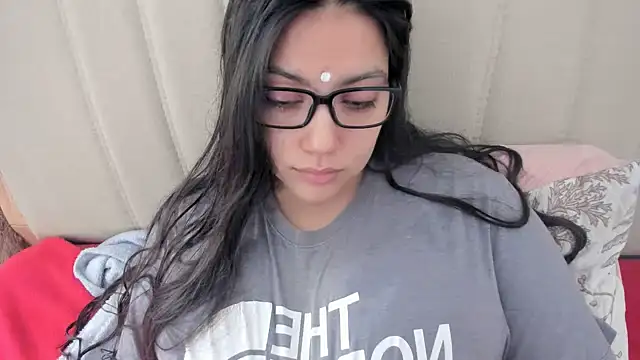 Snapshot of roniewester chatting on February 2026 02:31:01 PM roniewester online show from February 2026 02:31:01 PM