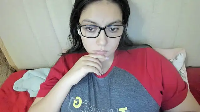 Snapshot of roniewester chatting on February 2026 02:48:01 AM roniewester online show from February 2026 02:48:01 AM