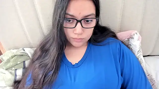 Snapshot of roniewester chatting on February 2026 02:38:02 PM roniewester online show from February 2026 02:38:02 PM