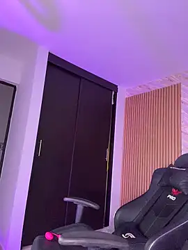 Snapshot of karol_green_ chatting on October 2025 02:24:01 AM karol green online show from October 2025 02:24:01 AM