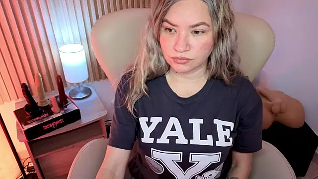 MarianL0ve online show from October 2025 10:48:02 AM