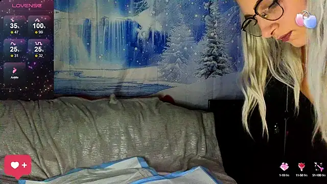 Snapshot of KittyMia chatting on January 2025 08:13:02 PM KittyMia online show from January 2025 08:13:02 PM