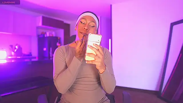 AmberRaus online show from April 2026 11:27:01 AM