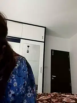 Srishtijain51 online show from February 2025 07:35:02 PM