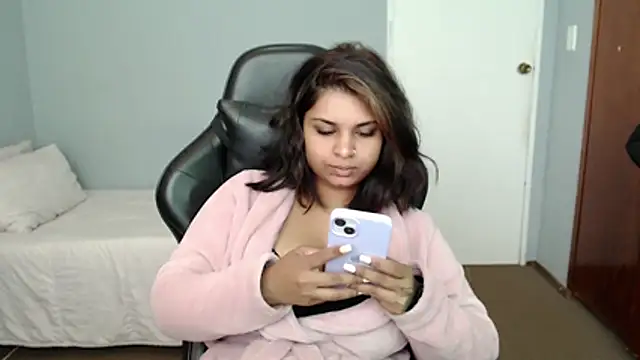 Snapshot of layla_amin chatting on July 2026 12:33:01 PM layla amin online show from July 2026 12:33:01 PM