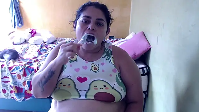 yulieth bbw online show from November 2025 06:32:01 PM