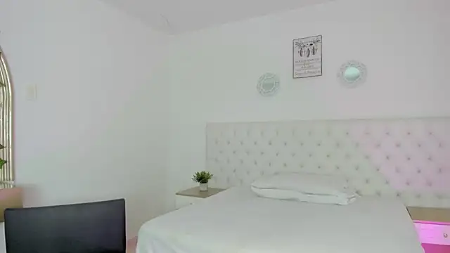 emma rules99 online show from November 2025 01:00:01 PM