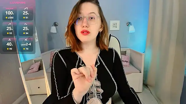 Charmy Gracy online show from October 2025 11:20:02 AM