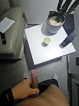 Snapshot of kekko-1982 chatting on January 2025 09:07:02 PM kekko-1982 online show from January 2025 09:07:02 PM