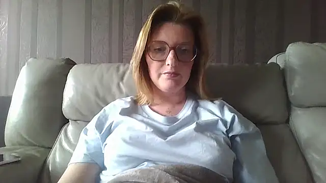 LiquidLeonie online show from June 2026 01:14:01 PM