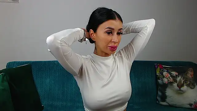 SaraDaisy online show from November 2025 03:27:02 PM