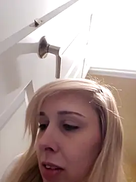 Snapshot of AmethystFoxx chatting on December 2025 10:50:01 PM AmethystFoxx online show from December 2025 10:50:01 PM