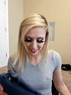 Snapshot of AmethystFoxx chatting on February 2026 09:35:01 PM AmethystFoxx online show from February 2026 09:35:01 PM