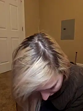 Snapshot of AmethystFoxx chatting on February 2026 11:09:01 PM AmethystFoxx online show from February 2026 11:09:01 PM