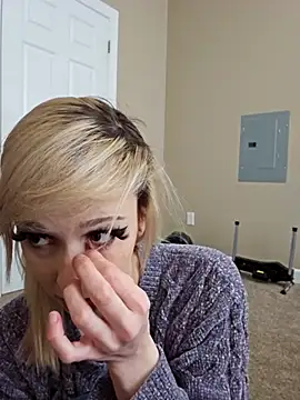 Snapshot of AmethystFoxx chatting on February 2026 06:24:02 PM AmethystFoxx online show from February 2026 06:24:02 PM