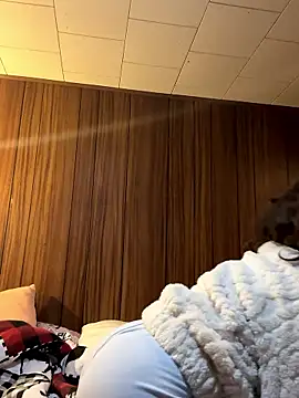 Snapshot of Mini_And_The_Bear chatting on January 2026 09:42:02 PM Mini And The Bear online show from January 2026 09:42:02 PM