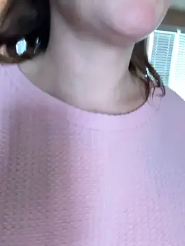 Snapshot of Mini_And_The_Bear chatting on January 2026 04:44:01 PM Mini And The Bear online show from January 2026 04:44:01 PM