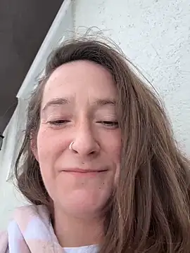 Snapshot of Mini_And_The_Bear chatting on February 2026 04:29:01 PM Mini And The Bear online show from February 2026 04:29:01 PM