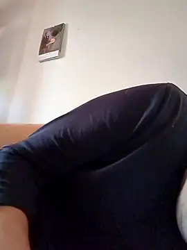 Snapshot of makau1 chatting on February 2025 12:54:01 PM makau1 online show from February 2025 12:54:01 PM